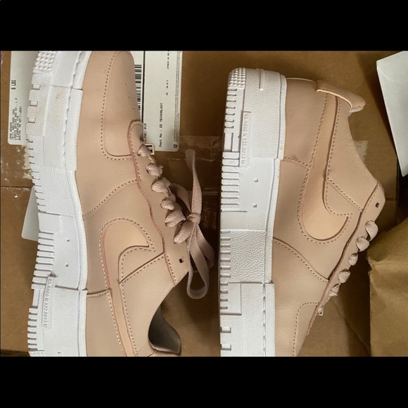 Preowned Nike Airforce 1 size 7 Particle Beige - Picture 7 of 10